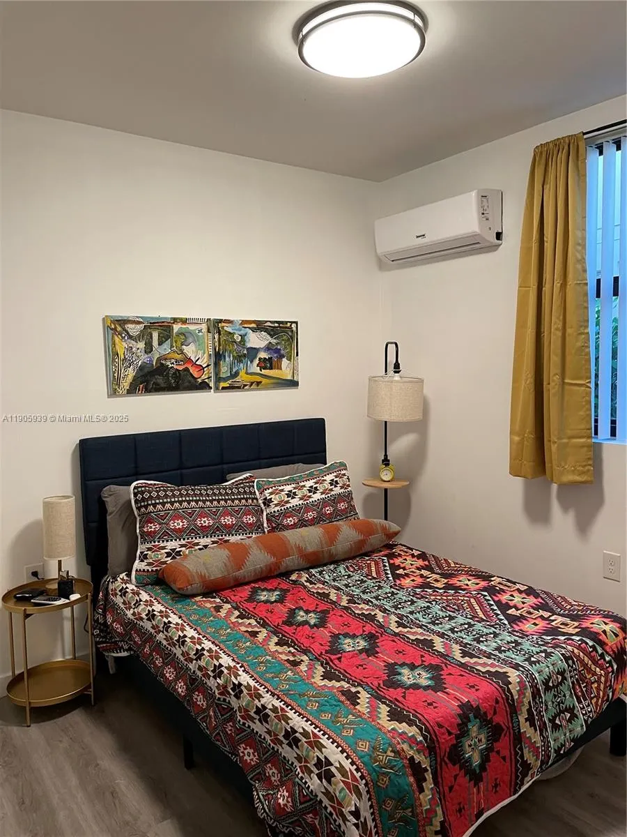 1119 SW 6th St, #102