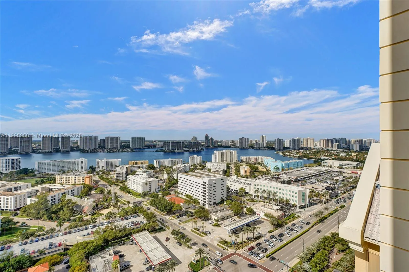 17875 Collins Ave, #2605