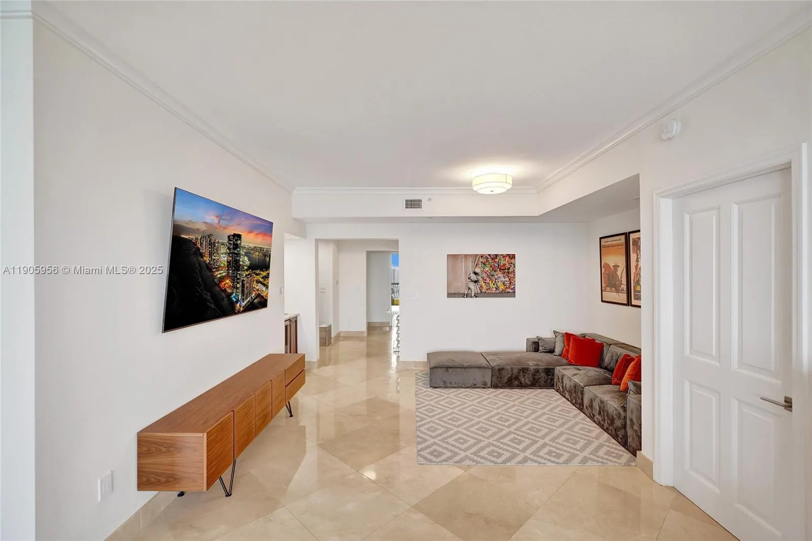 17875 Collins Ave, #2605