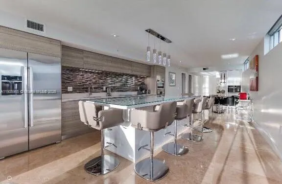 6620 Indian Creek Dr, #508