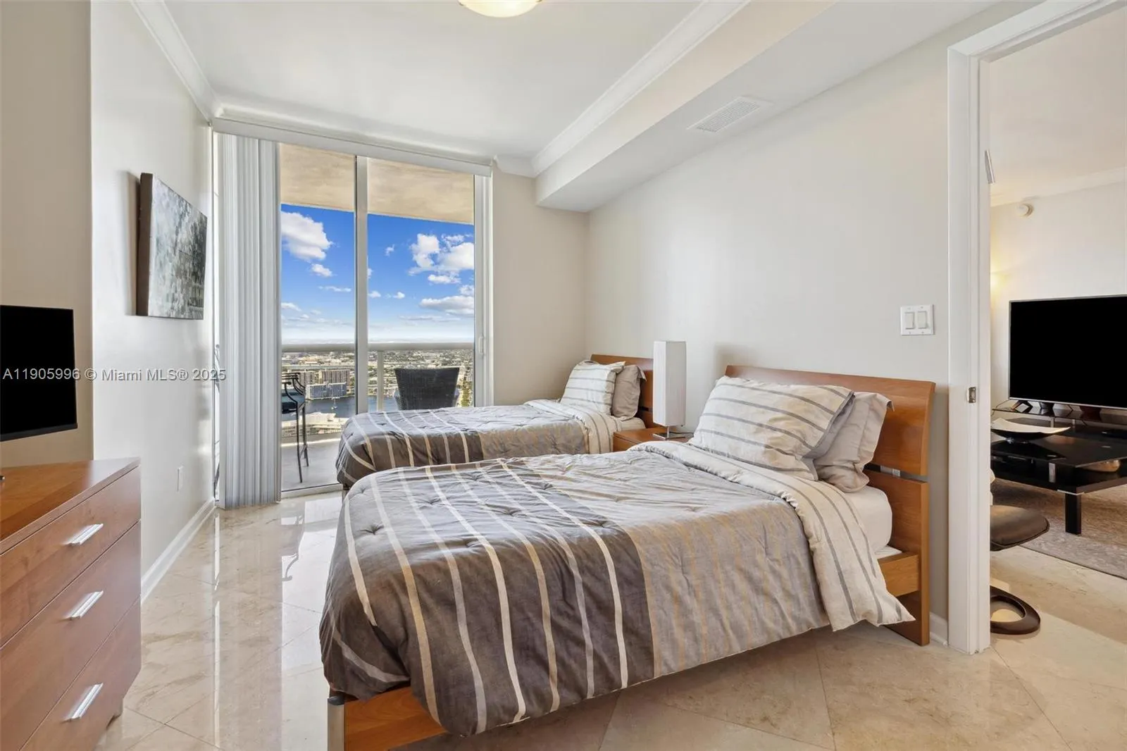 1800 S Ocean Dr, #4007