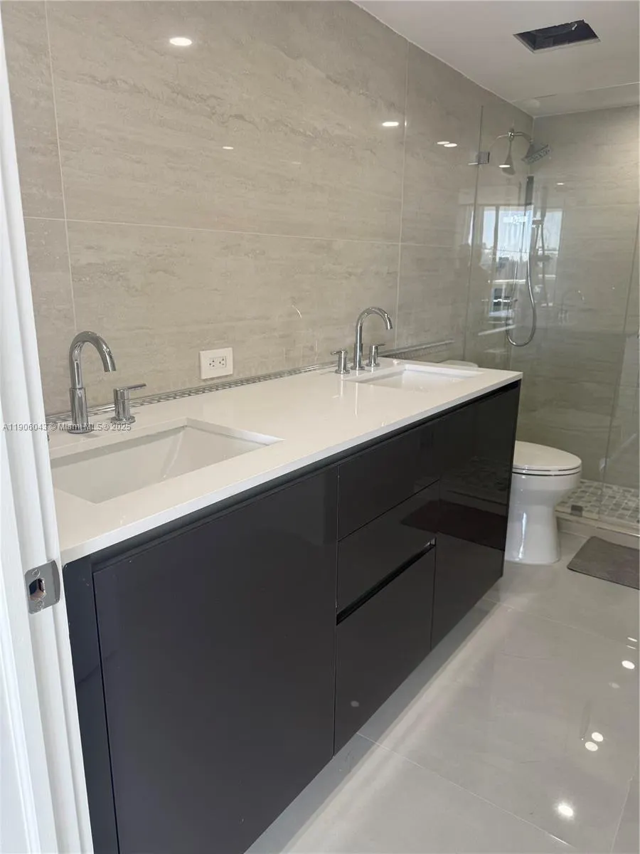 3675 N Country Club Dr, #2606