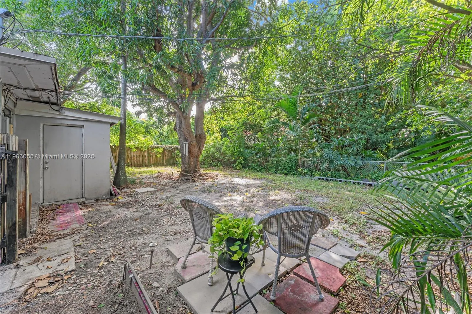 1219-1221 NE 18th Ave