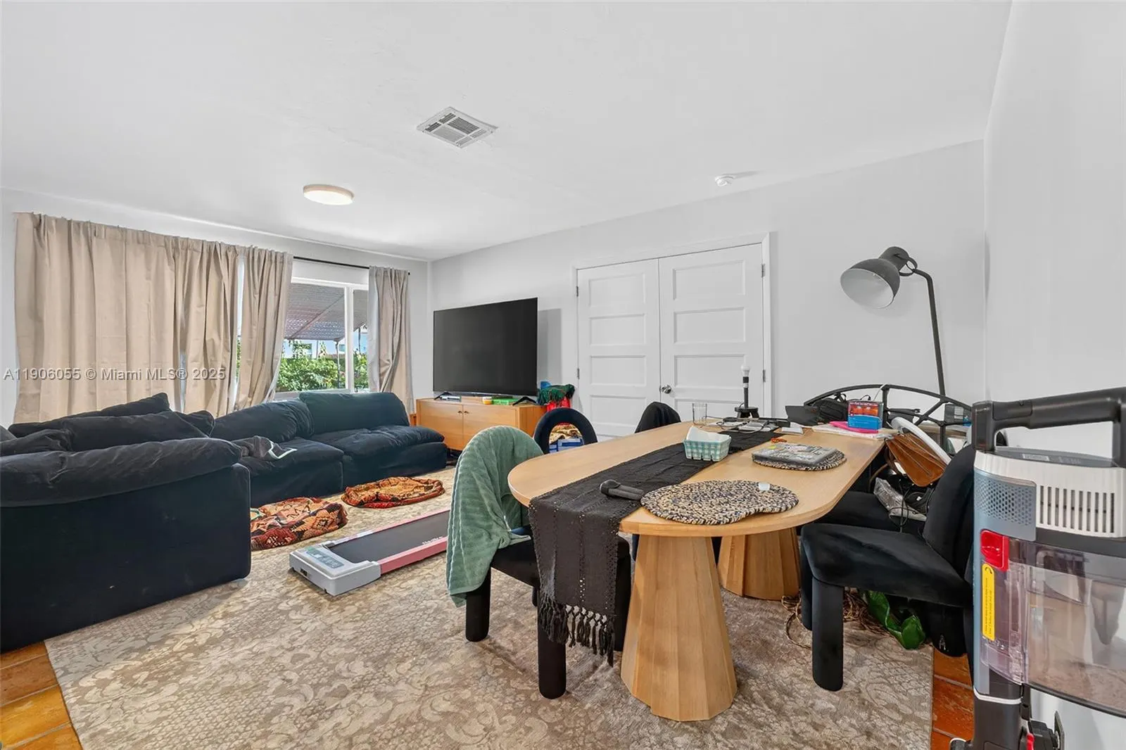 1219-1221 NE 18th Ave