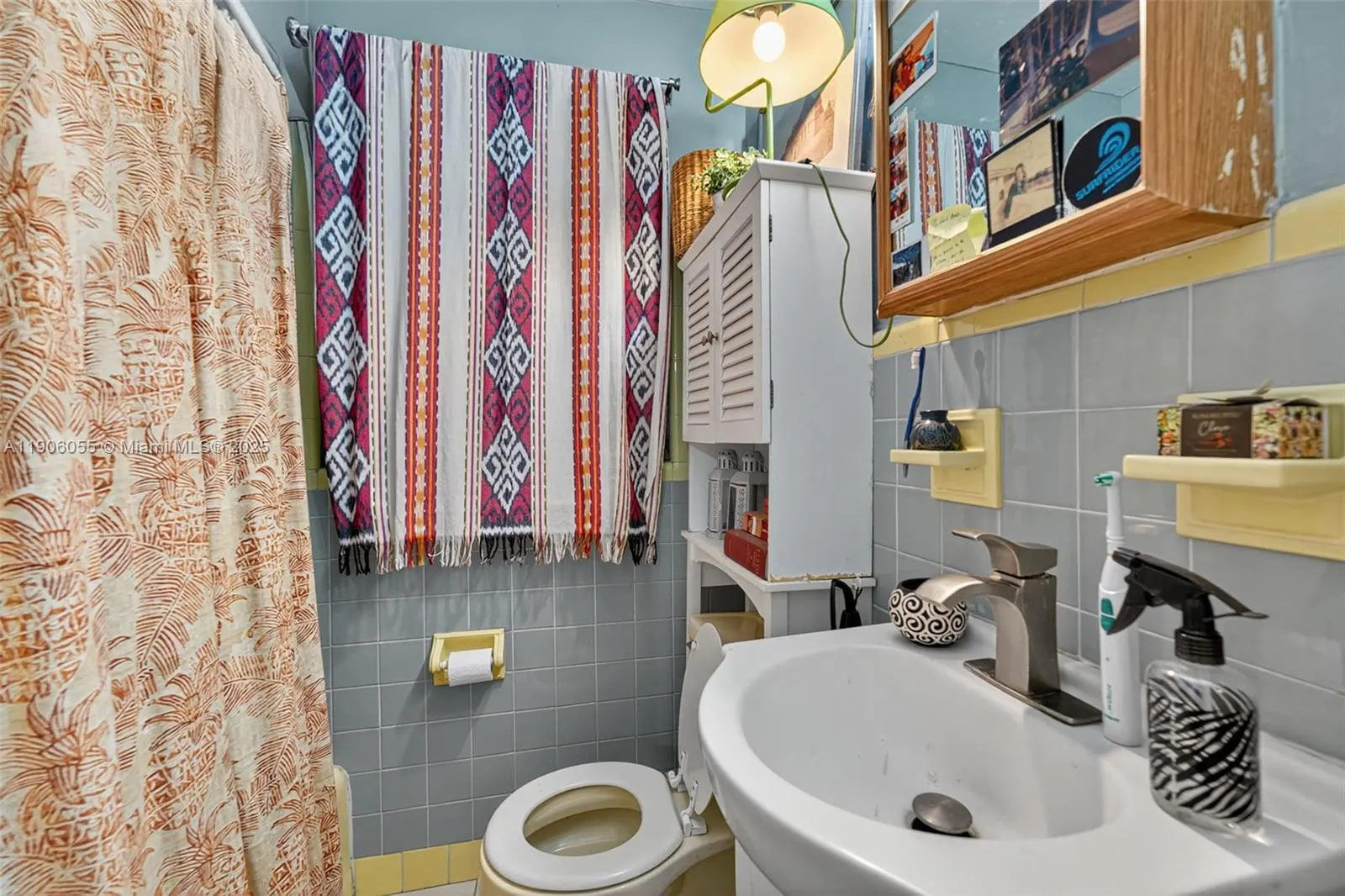 1219-1221 NE 18th Ave