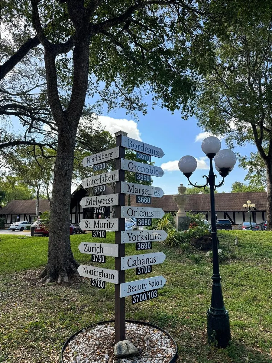 3730 Inverrary Dr, #3B