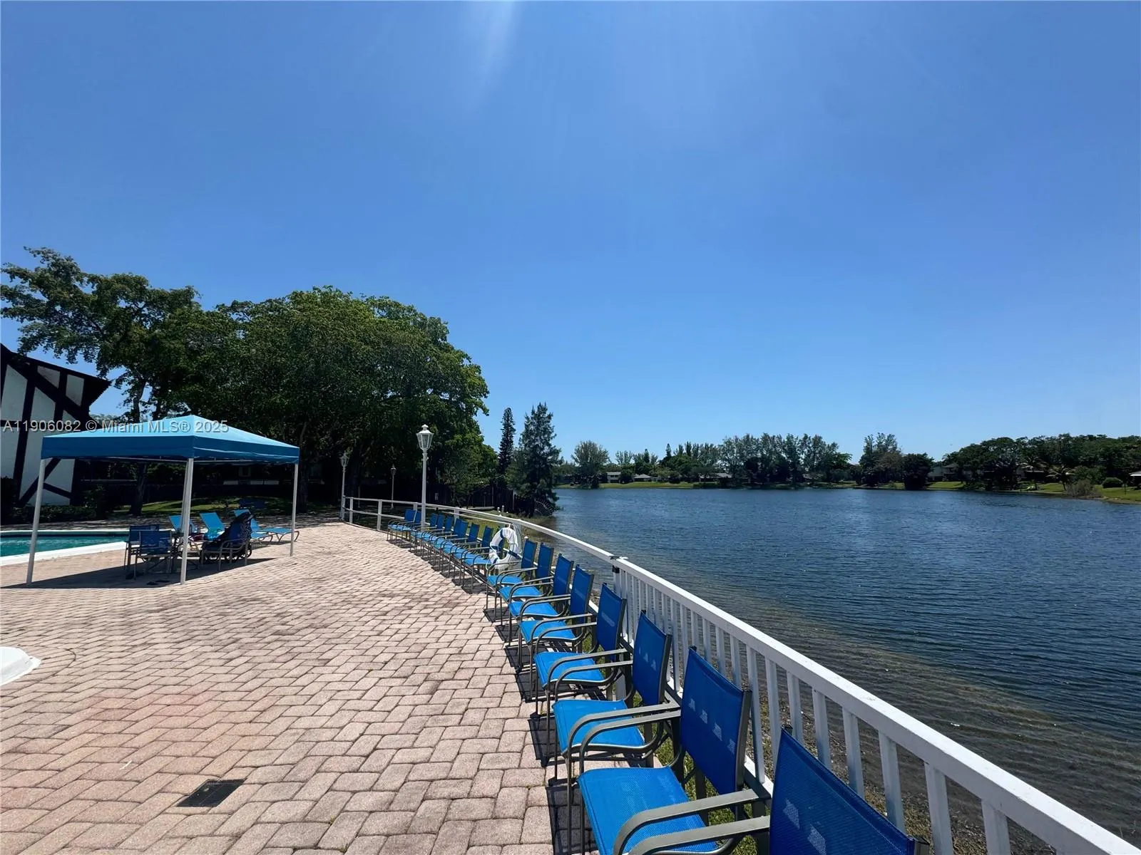 3730 Inverrary Dr, #3B