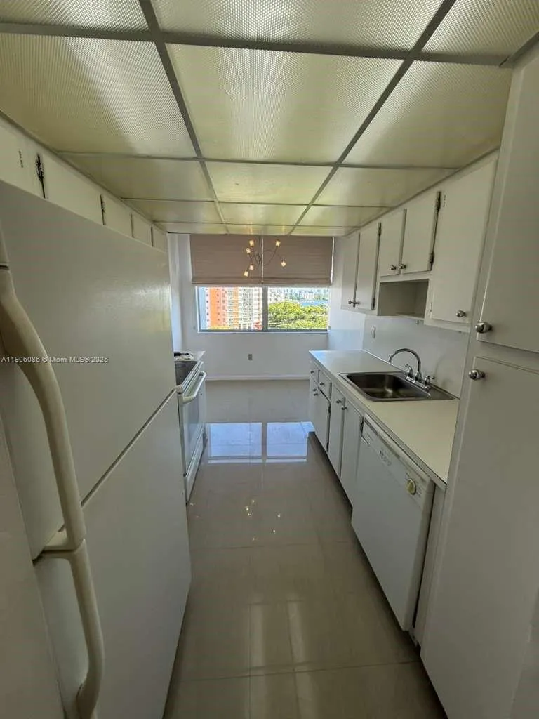 1200 NE Miami Gardens Dr, #814W