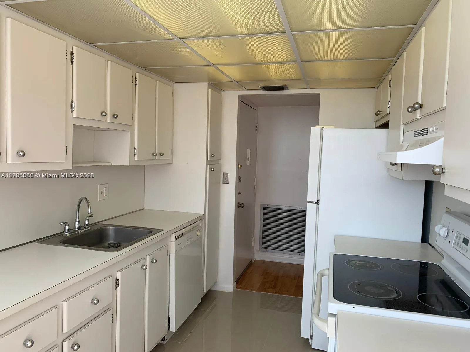 1200 NE Miami Gardens Dr, #814W