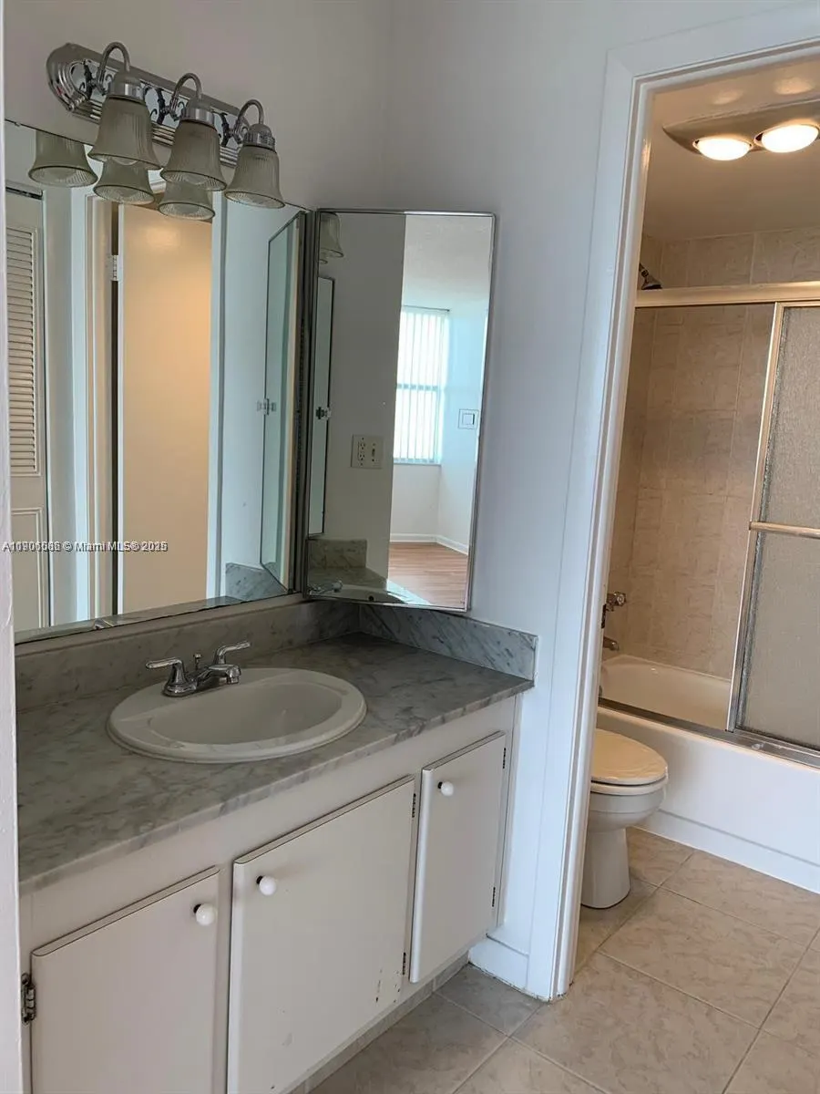 1200 NE Miami Gardens Dr, #814W