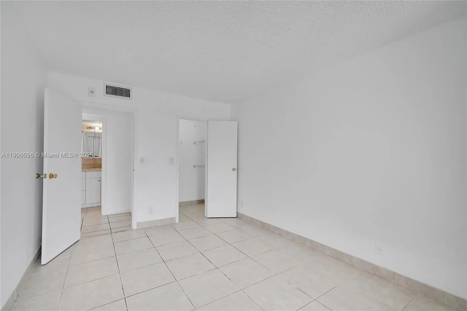 2001 Atlantic Shores Blvd, #220