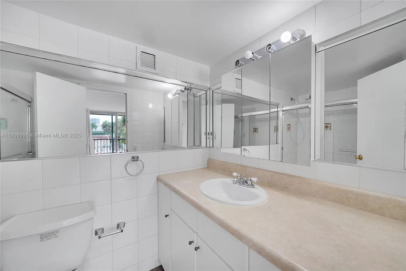 2001 Atlantic Shores Blvd, #220