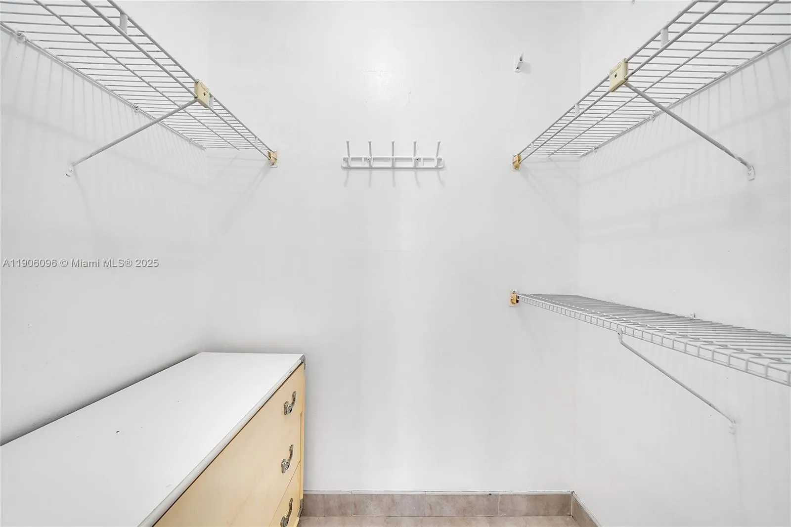 2001 Atlantic Shores Blvd, #220