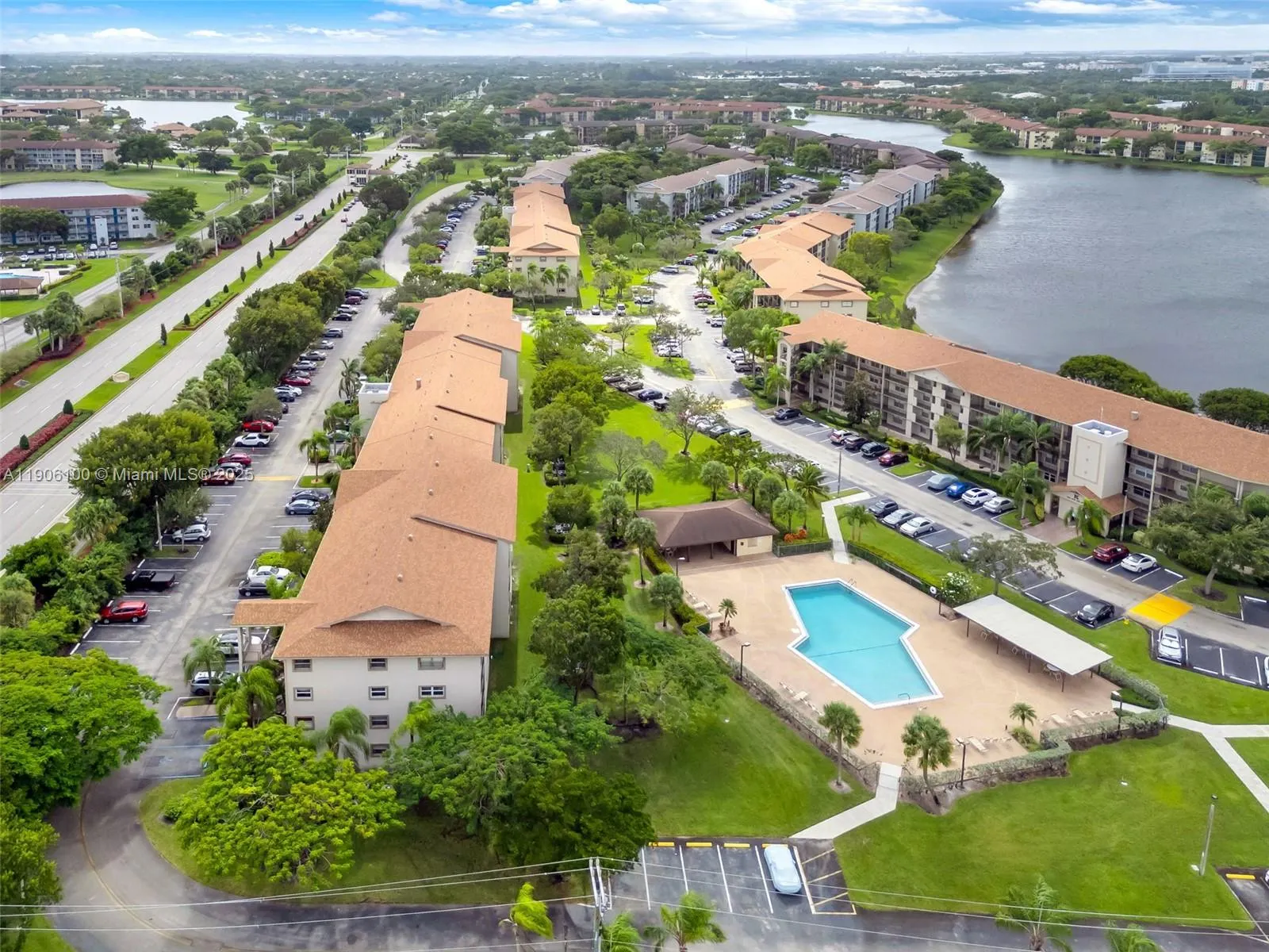 550 SW 137th Ave, #208L