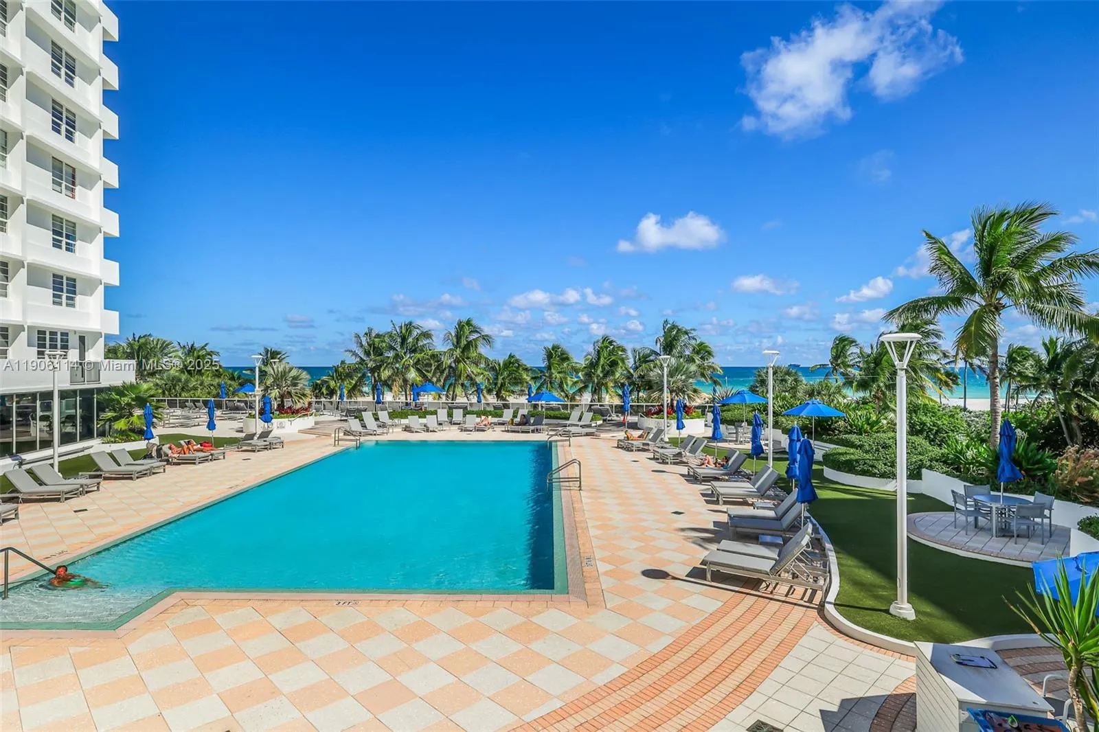 100 Lincoln Rd, #502