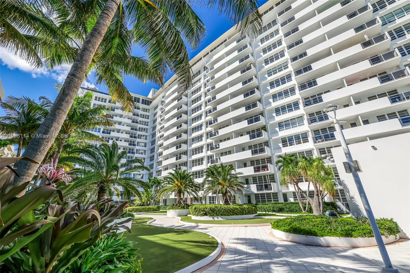 100 Lincoln Rd, #502