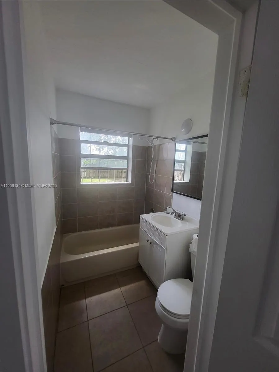 1402 NW 13th Ct, #1402