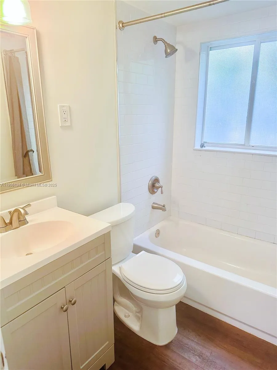 95 Edgewater Dr, #107