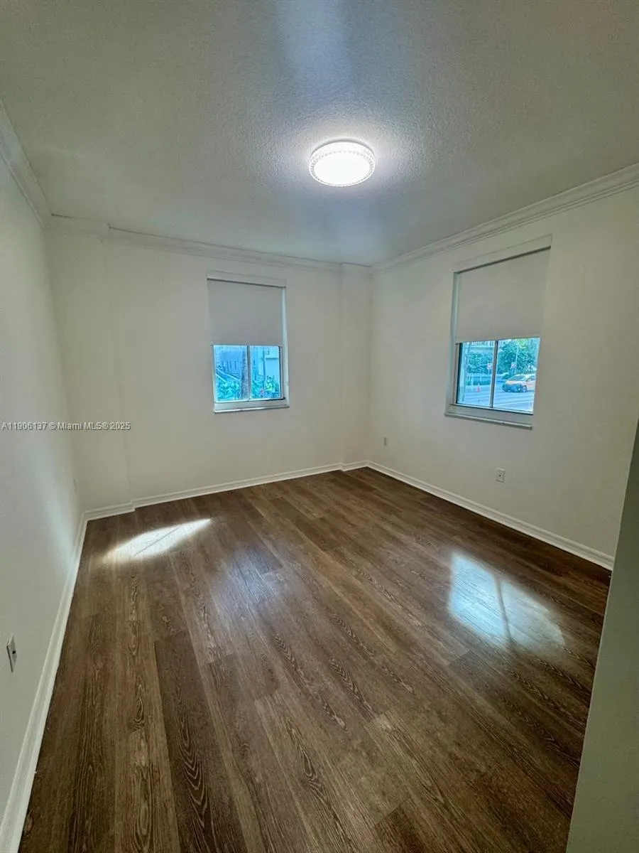 9172 Collins Ave, #212