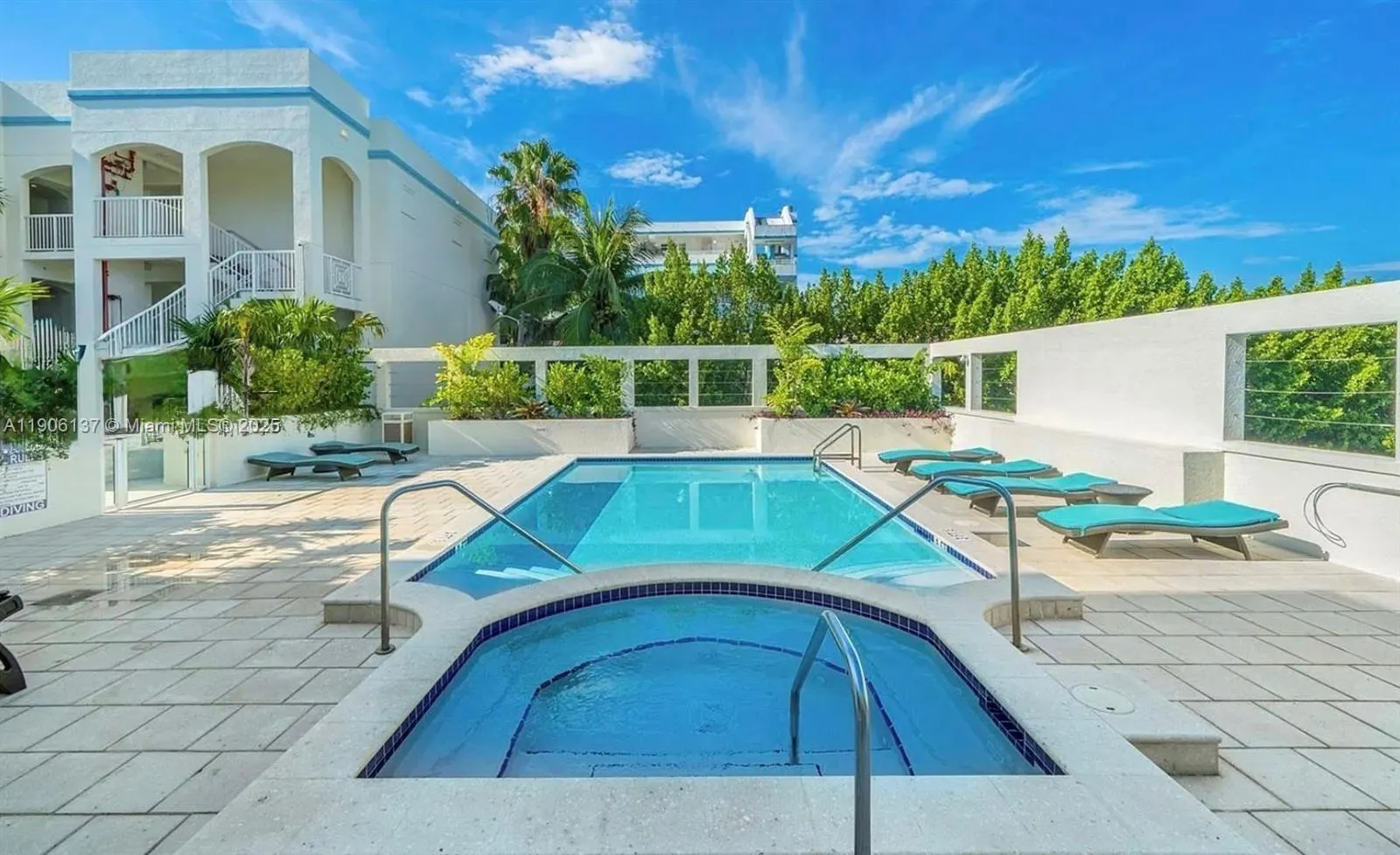 9172 Collins Ave, #212