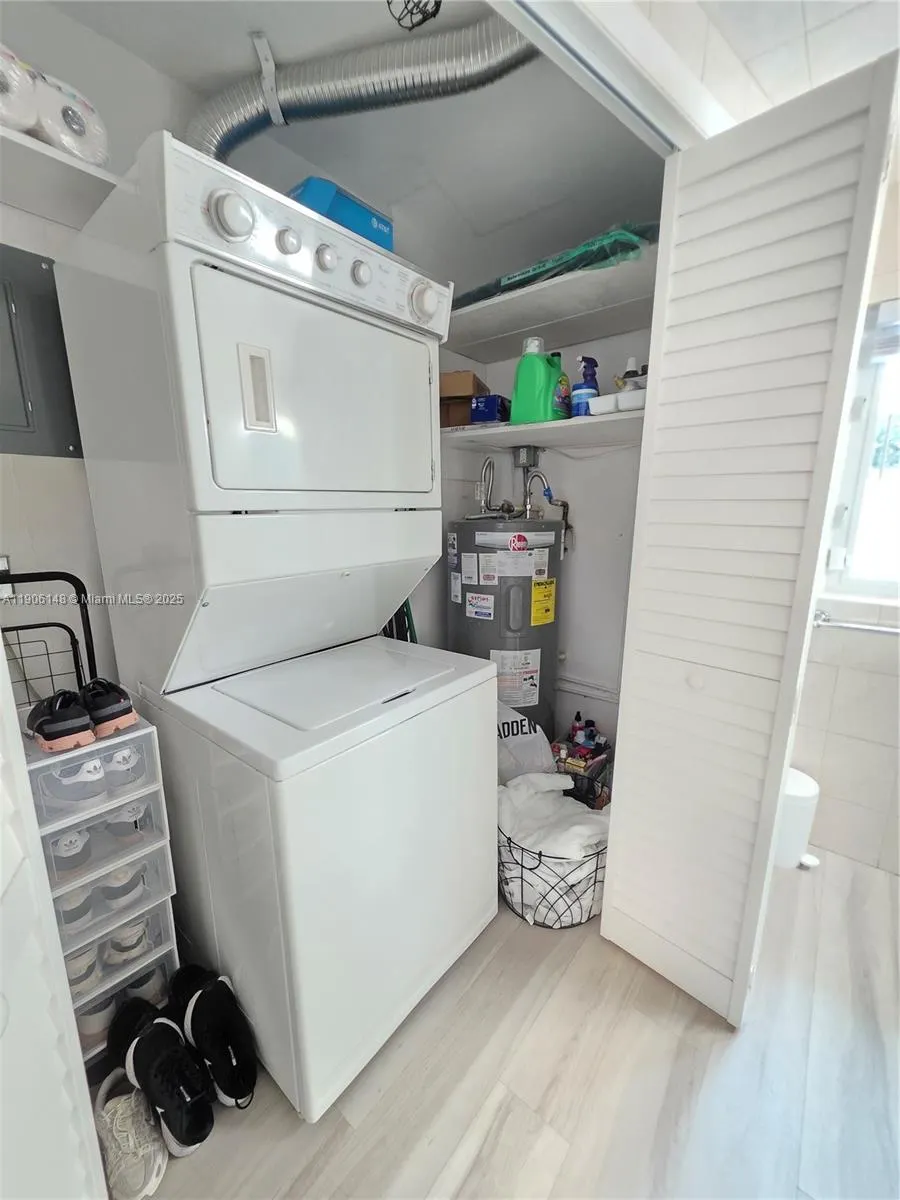 250 NE 42nd St, #250