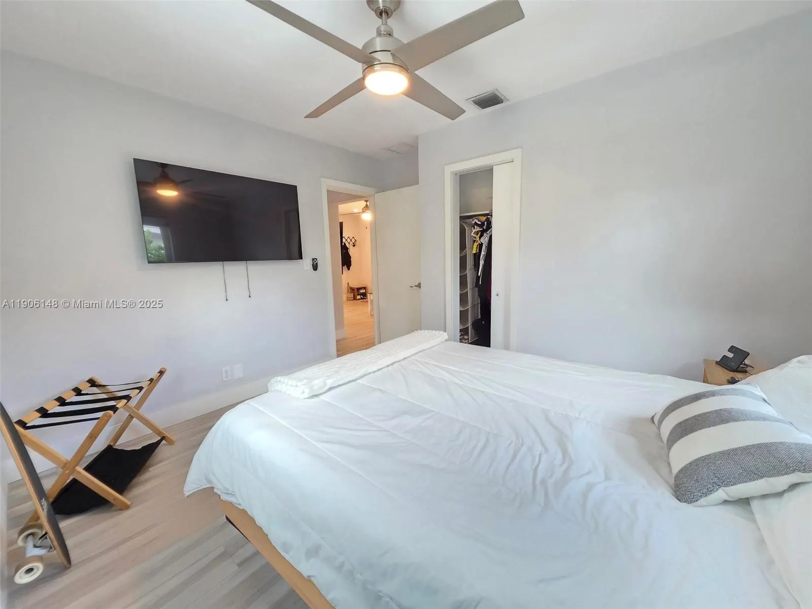 250 NE 42nd St, #250