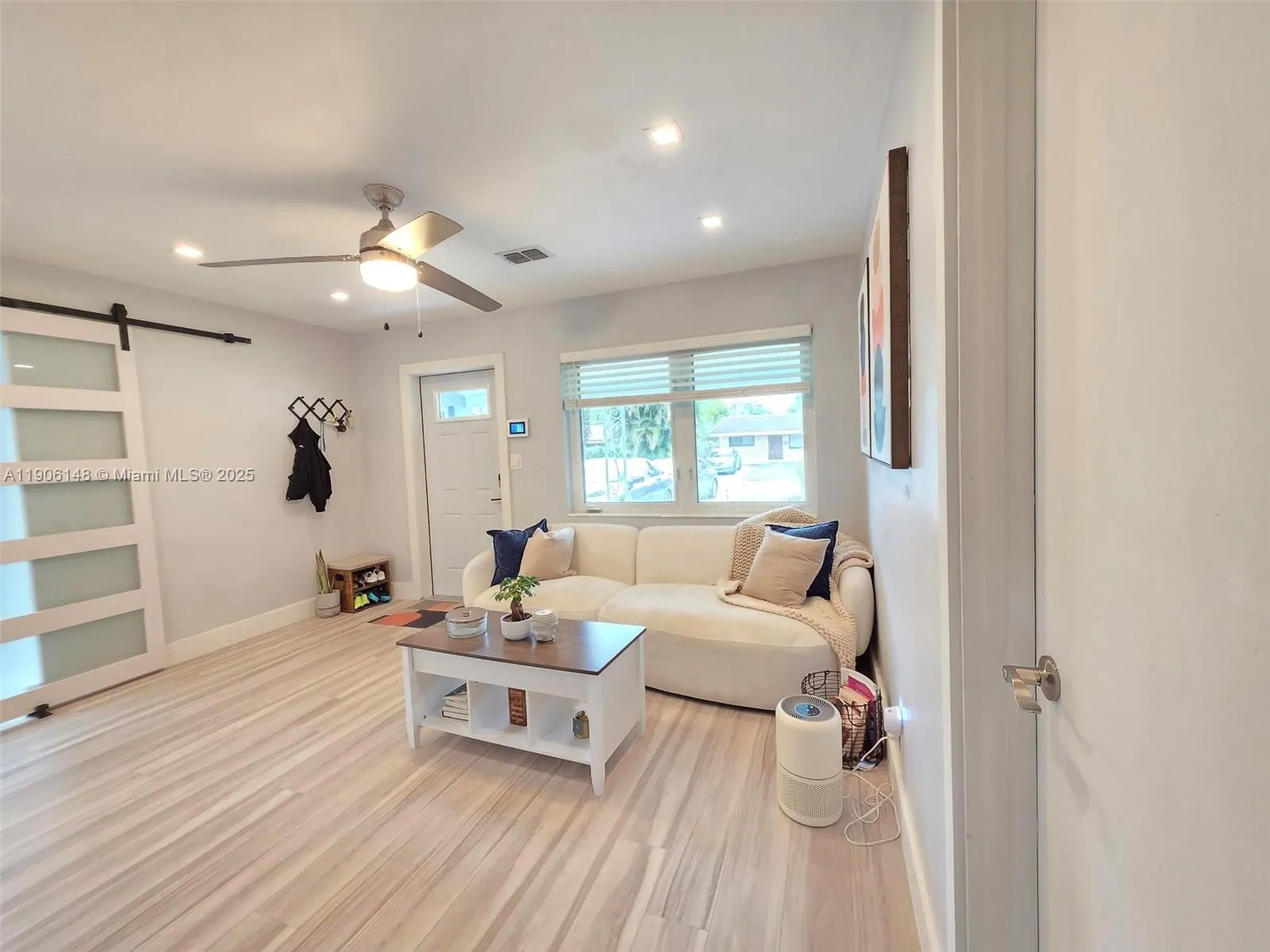 250 NE 42nd St, #250