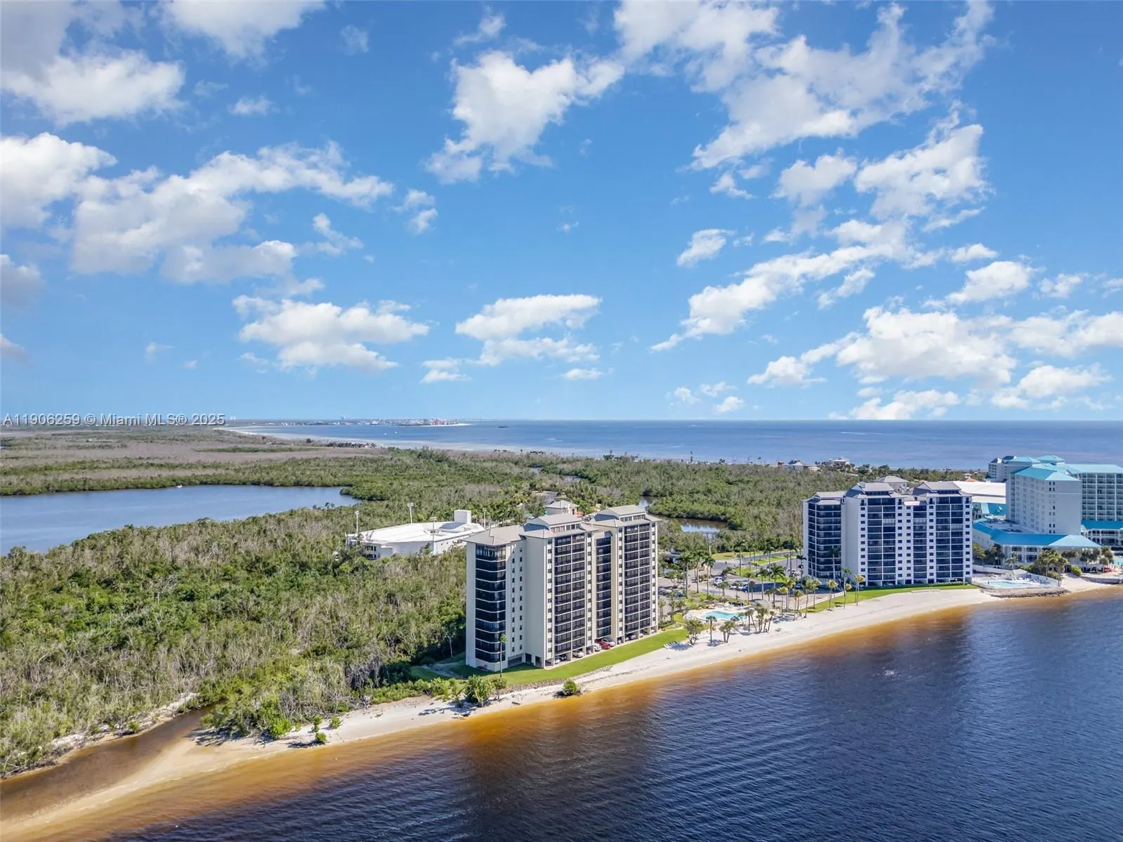 17080 Harbour Pointe Dr, #713