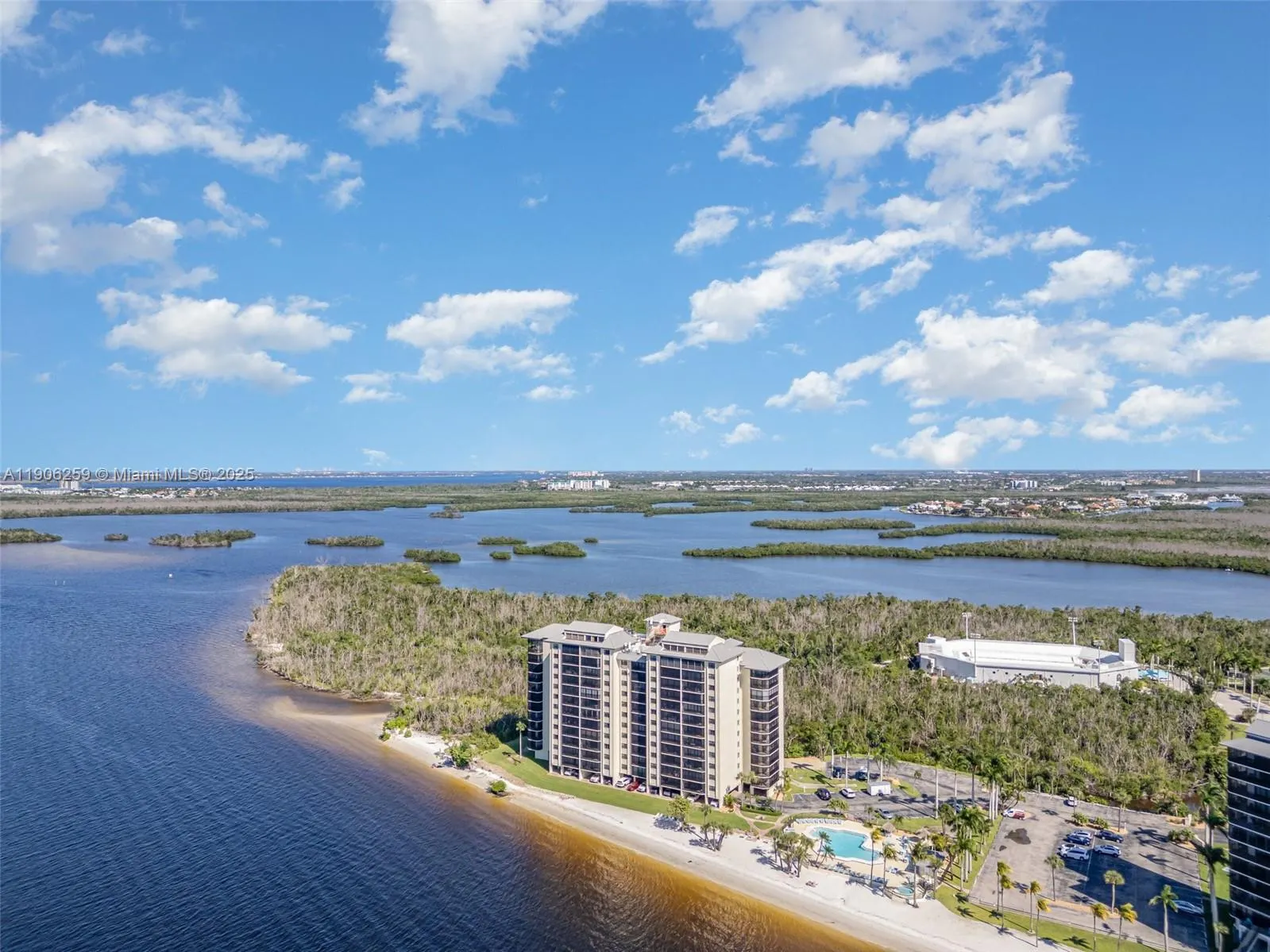 17080 Harbour Pointe Dr, #713