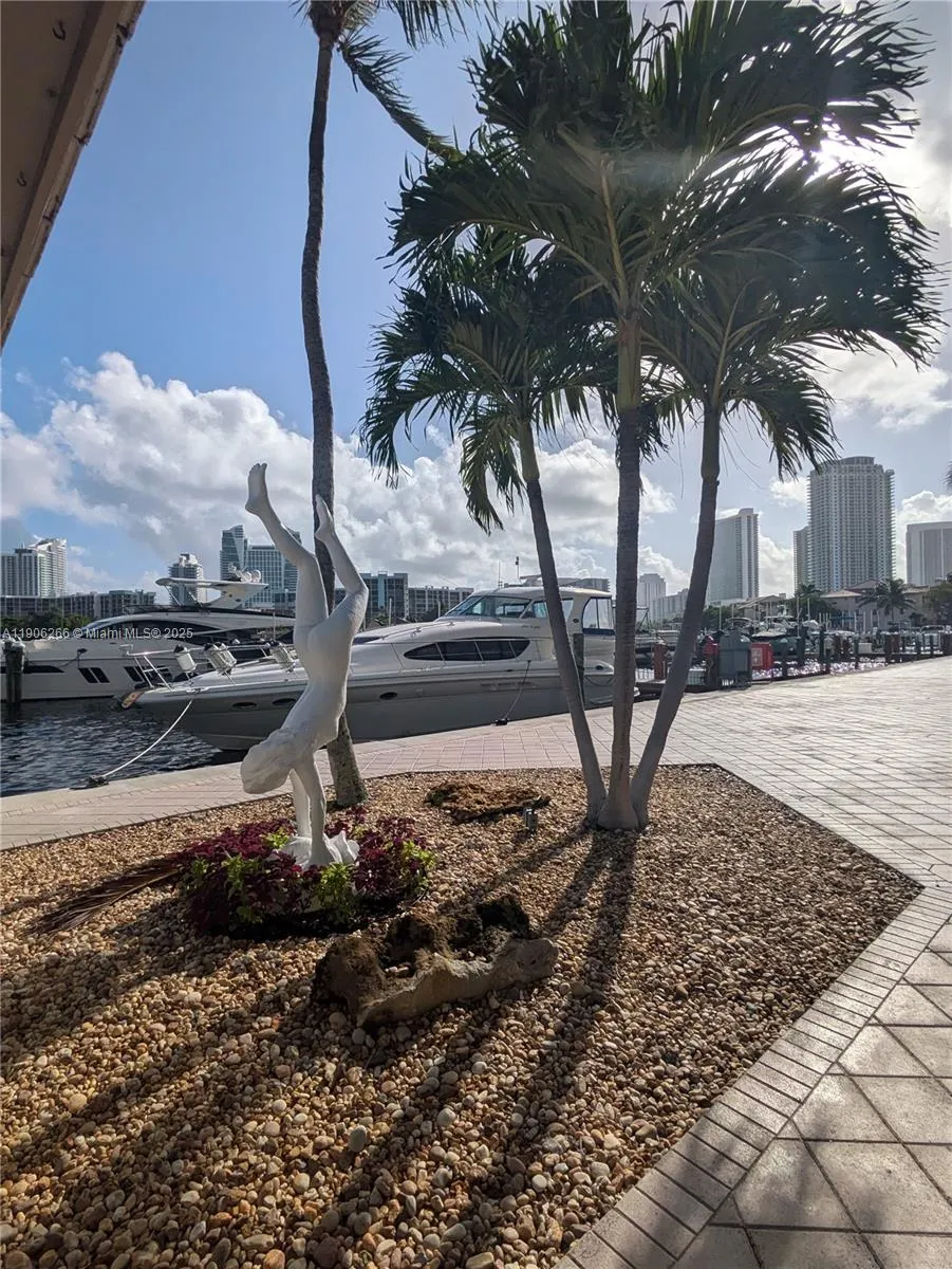 300 Three Islands Blvd, #PH3A