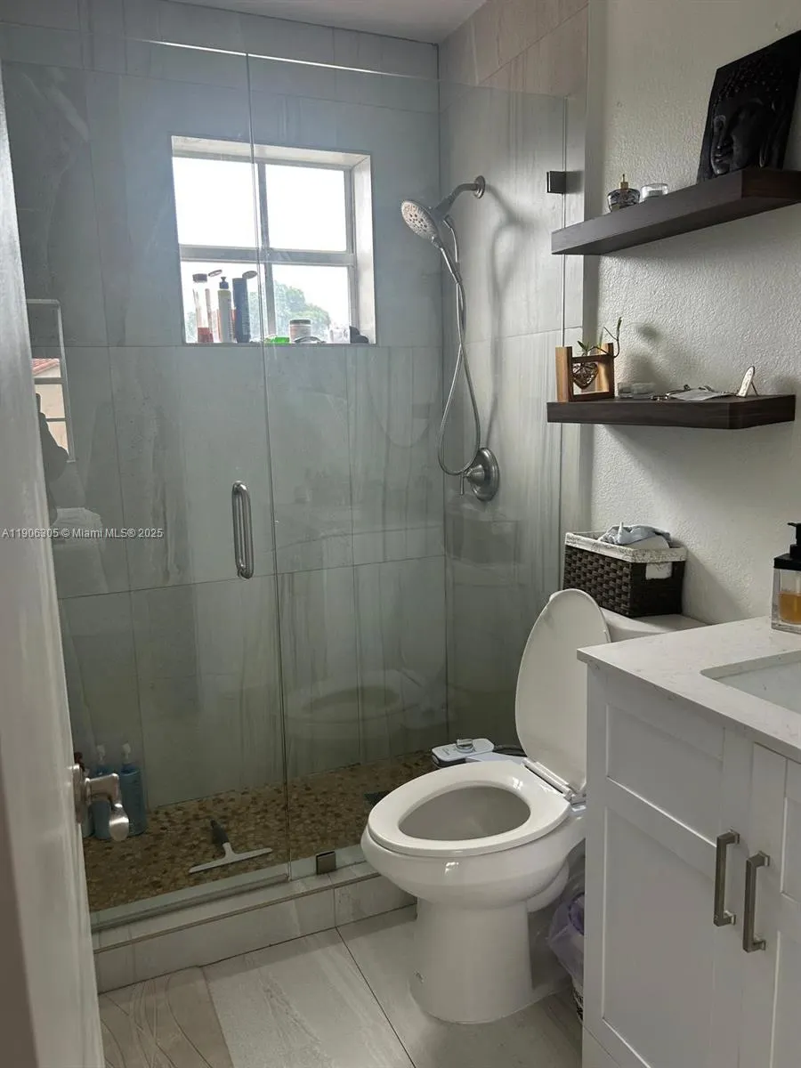 365 SW 86th Ave, #204