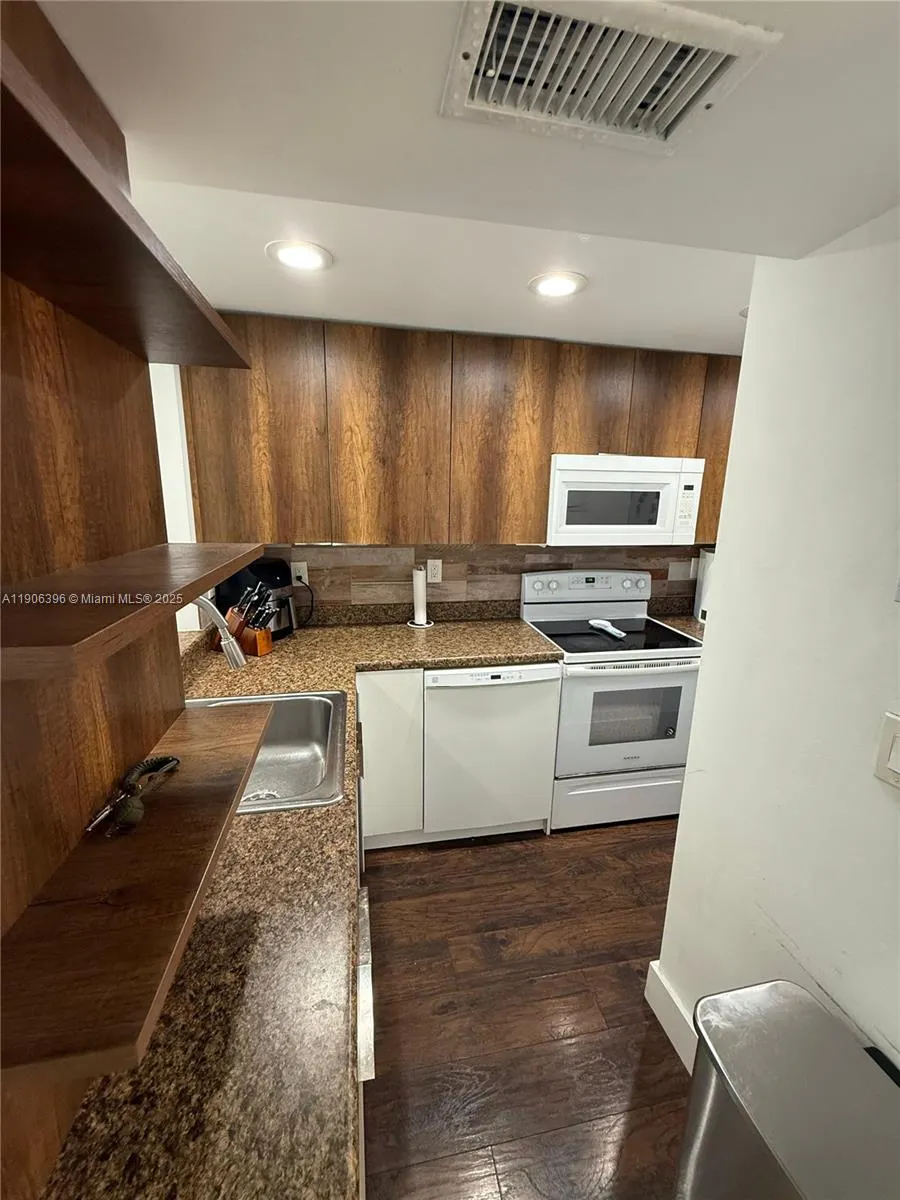 9220 Fontainebleau Blvd, #508