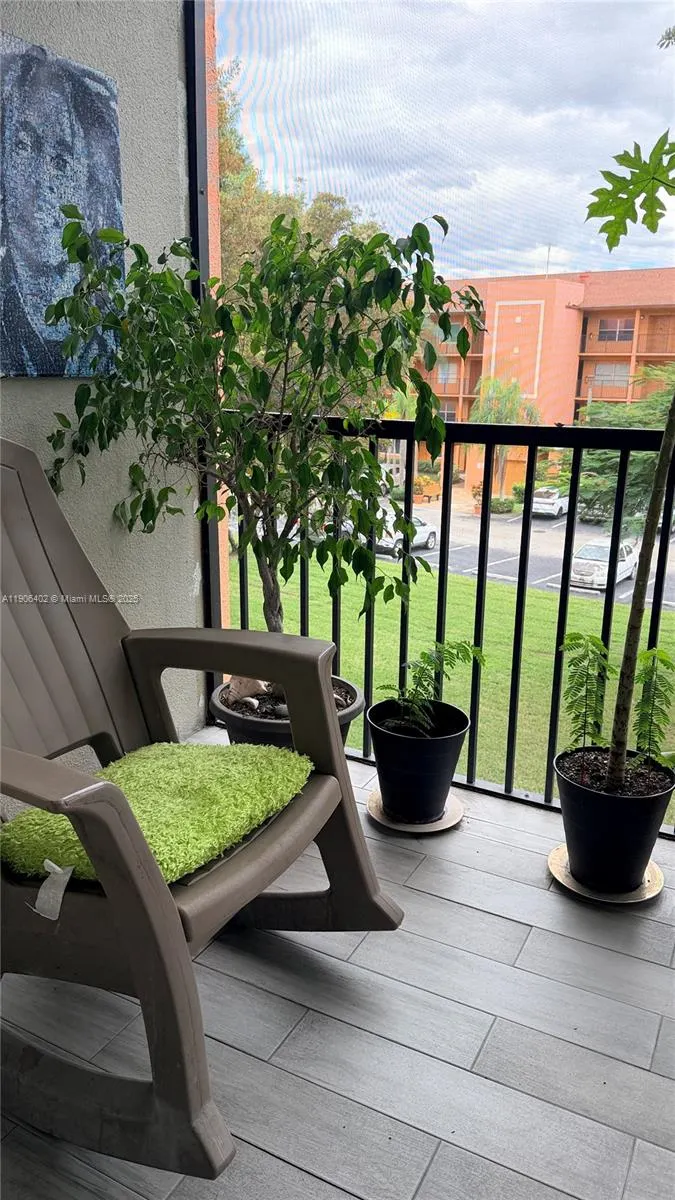 571 SW 142nd Ave, #310