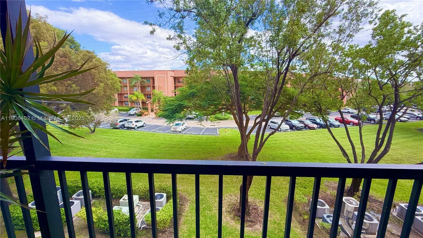 571 SW 142nd Ave, #310