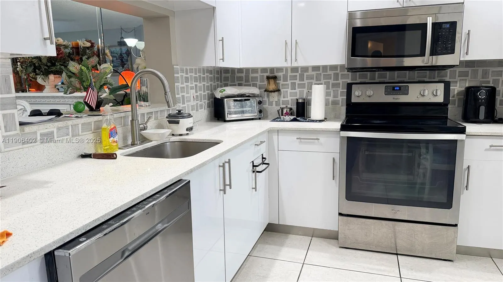 571 SW 142nd Ave, #310