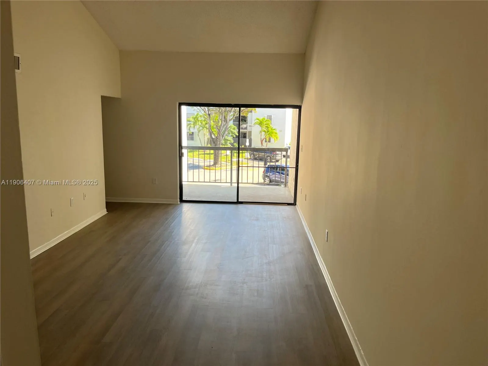 9447 Fontainebleau Blvd, #201