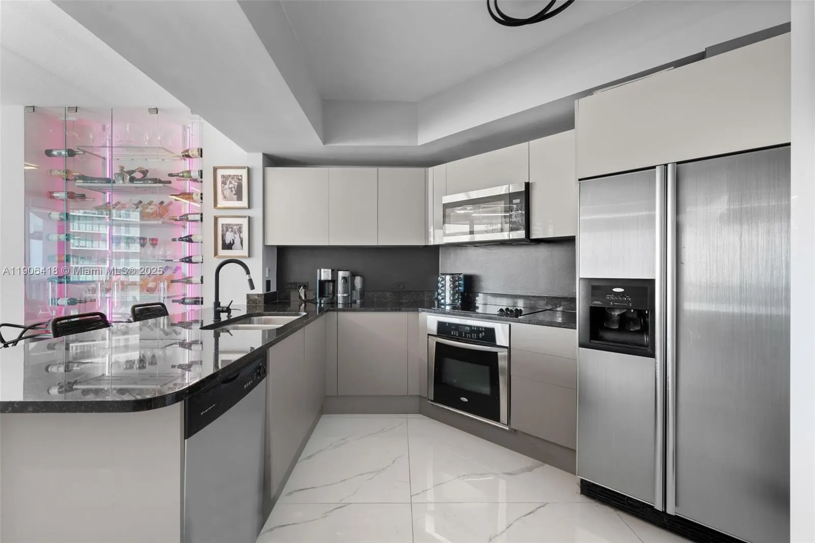 480 NE 30th St, #904