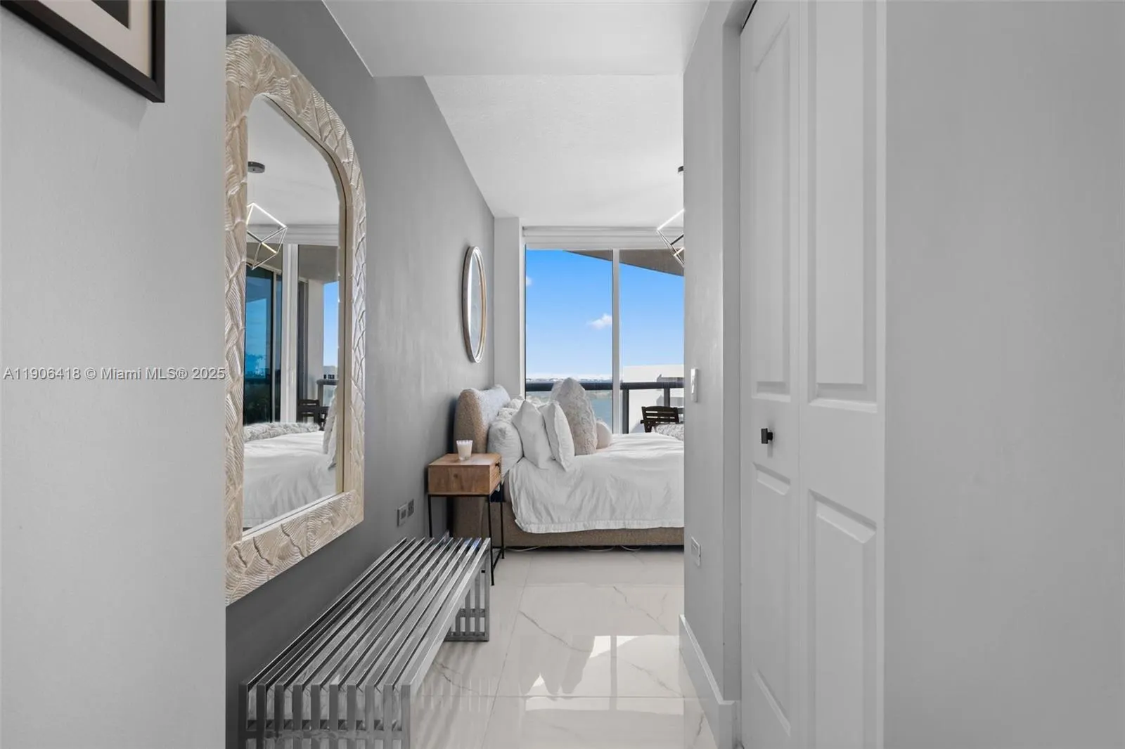 480 NE 30th St, #904