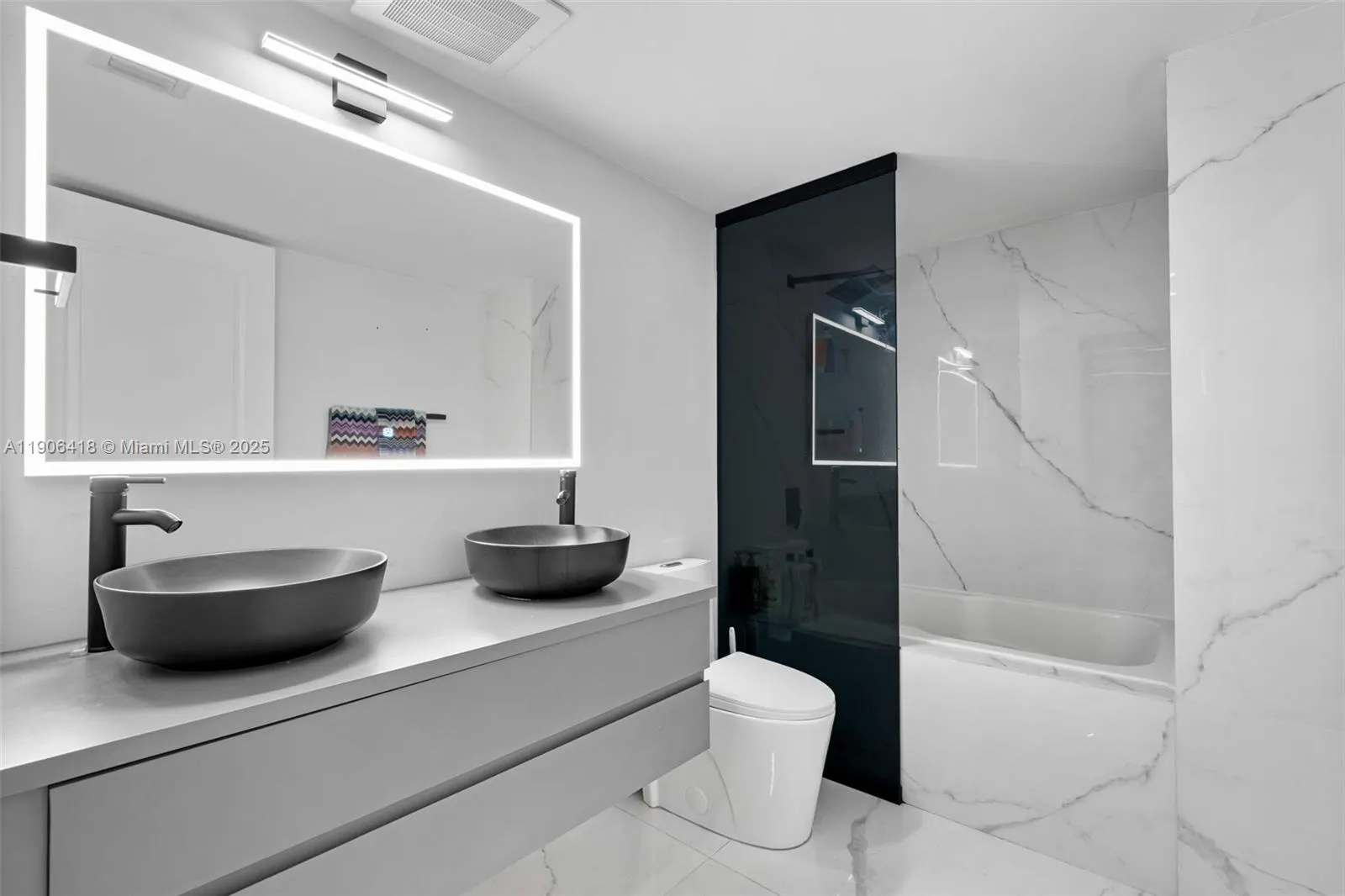 480 NE 30th St, #904