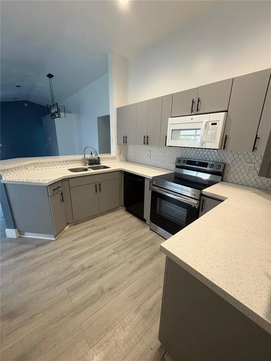 1499 Presidio Dr, #0