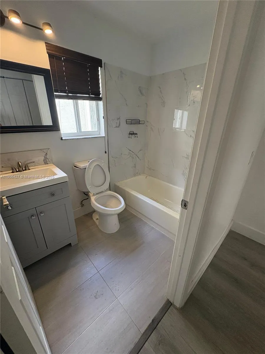 1499 Presidio Dr, #0