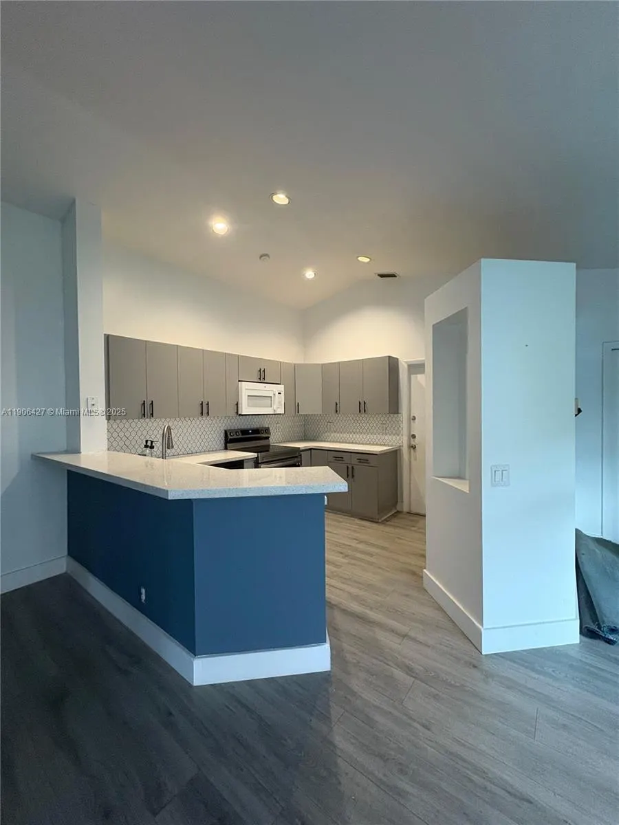 1499 Presidio Dr, #0