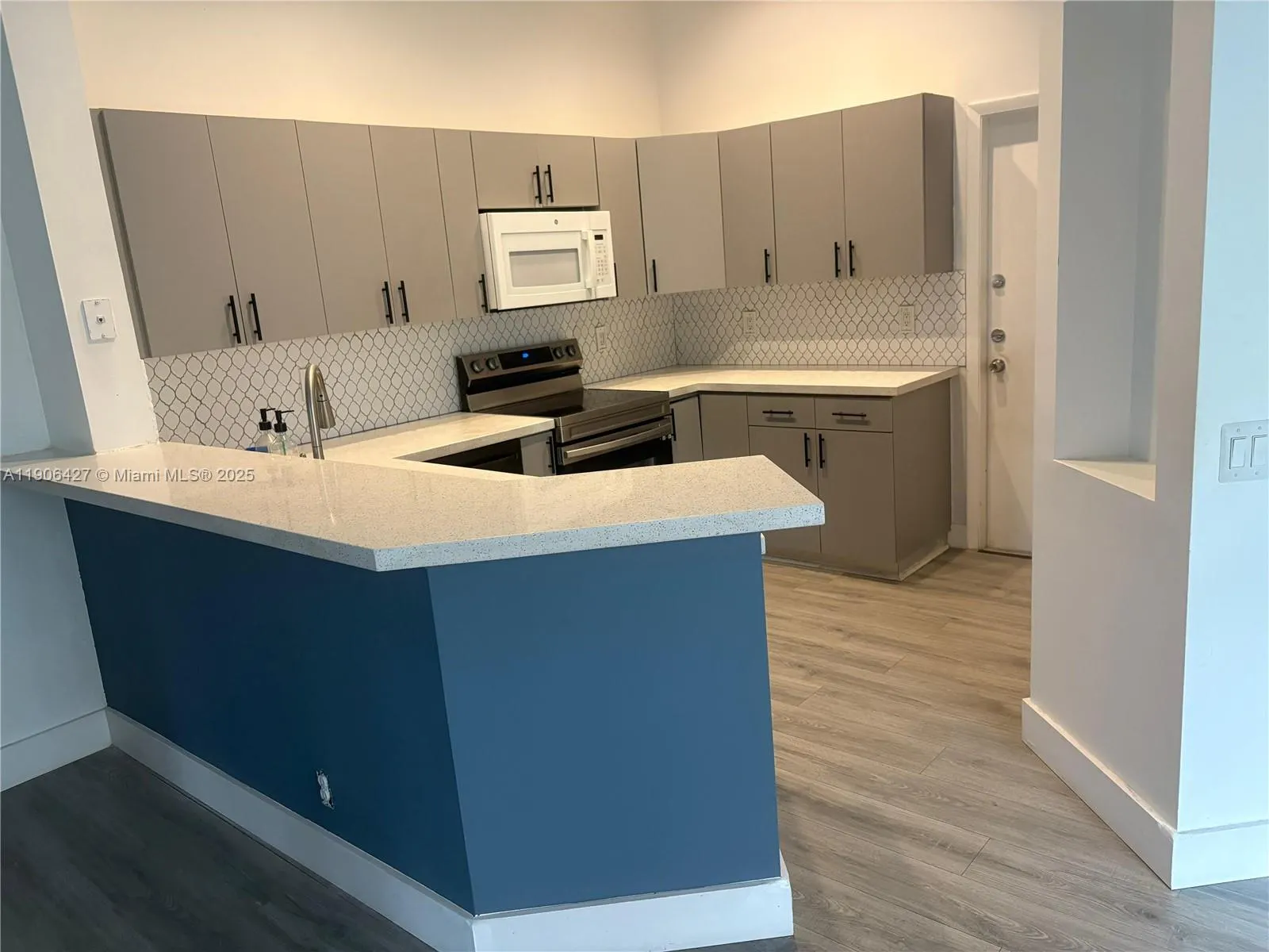 1499 Presidio Dr, #0