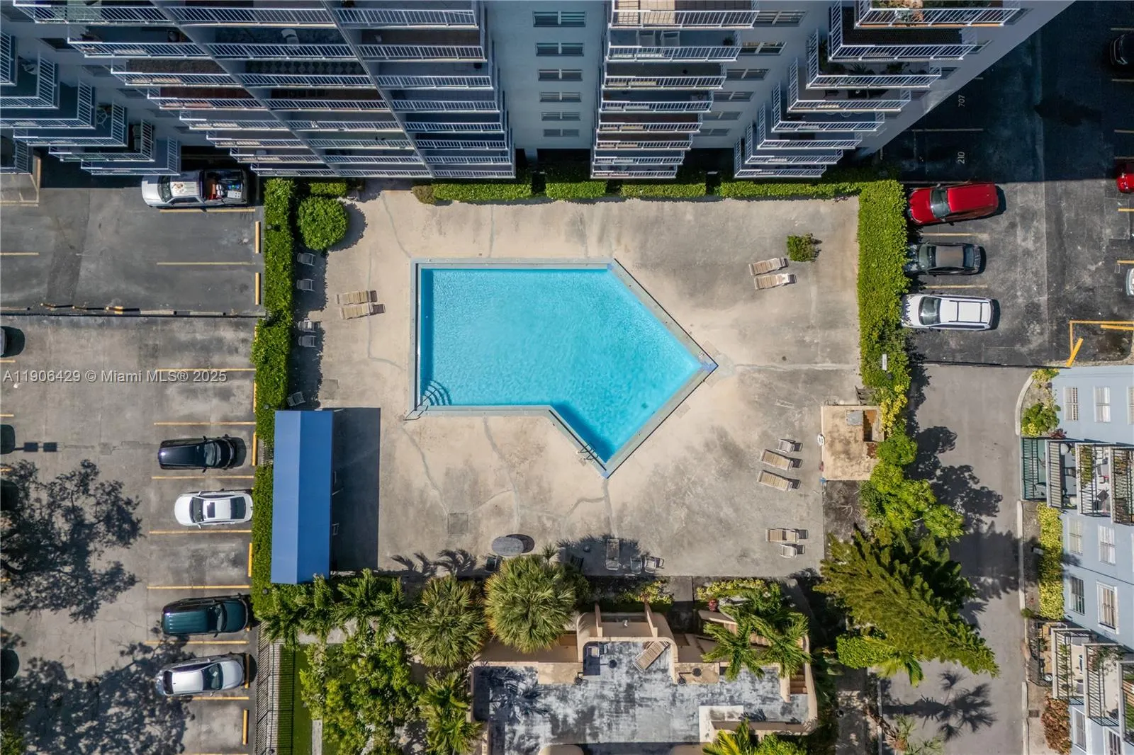 1470 NE 125th Ter, #PH9