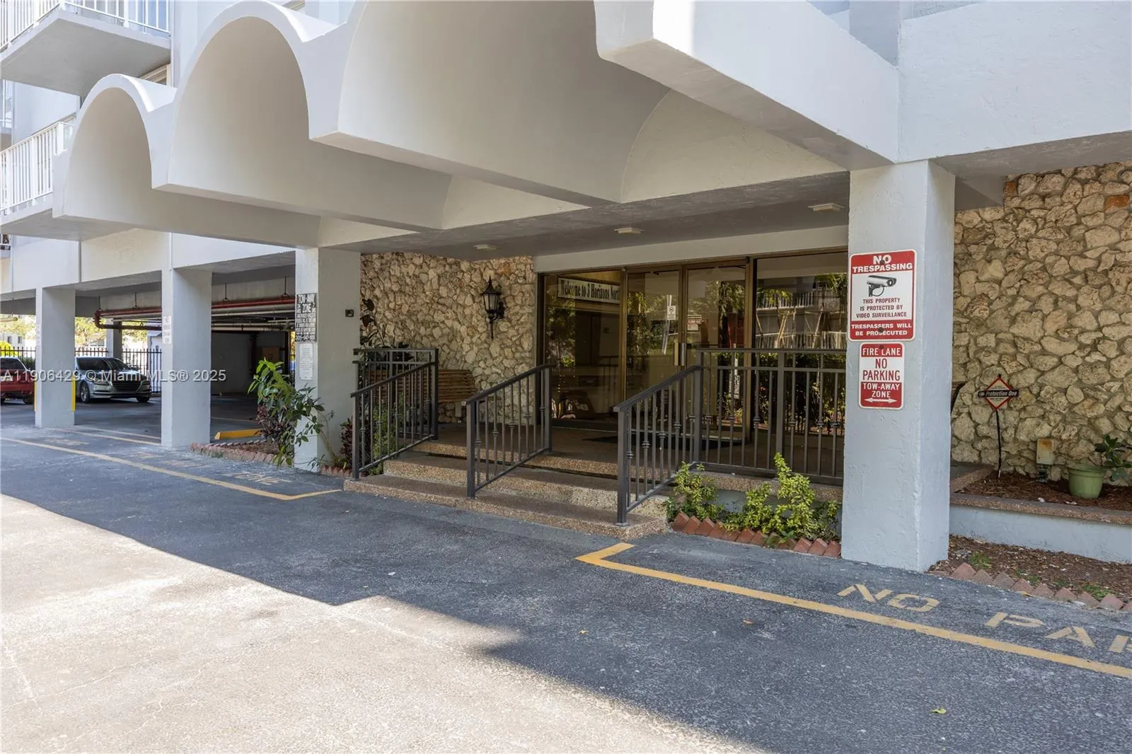 1470 NE 125th Ter, #PH9