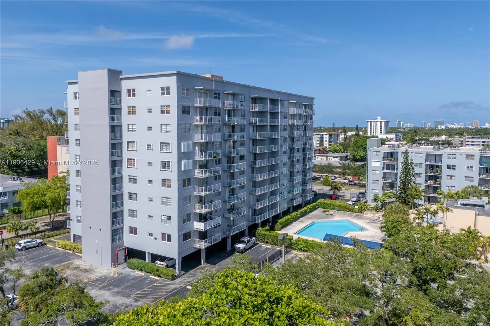 1470 NE 125th Ter, #PH9