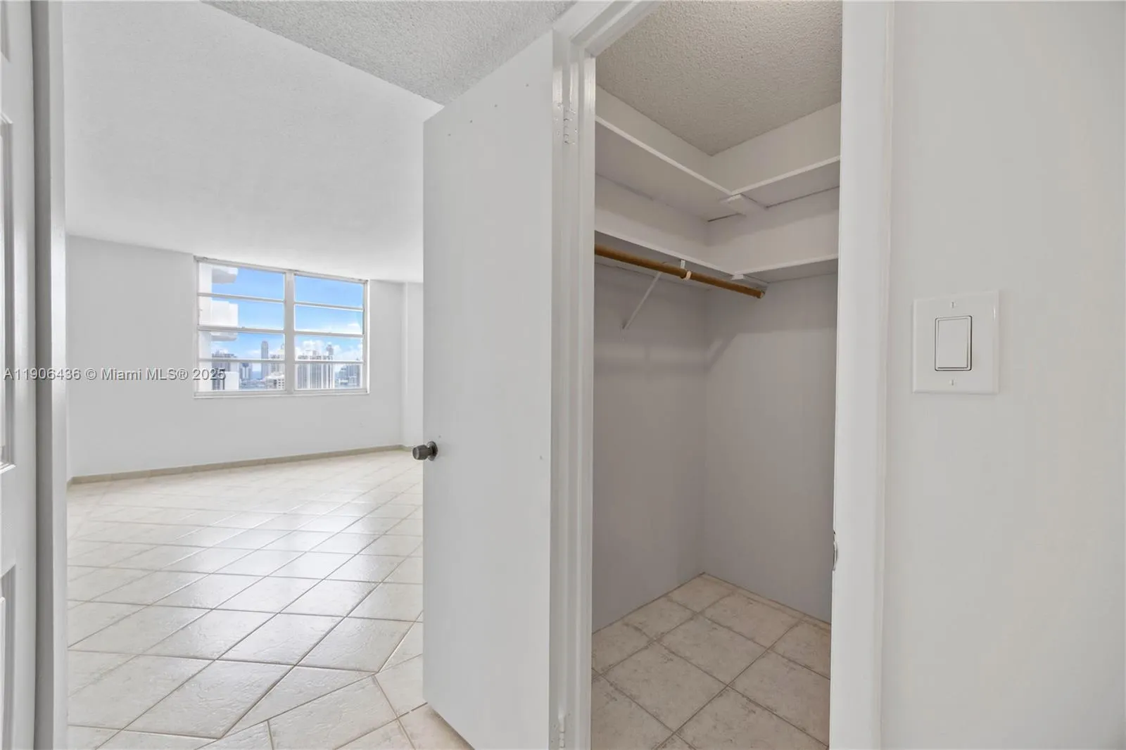 2750 NE 183rd St, #2601