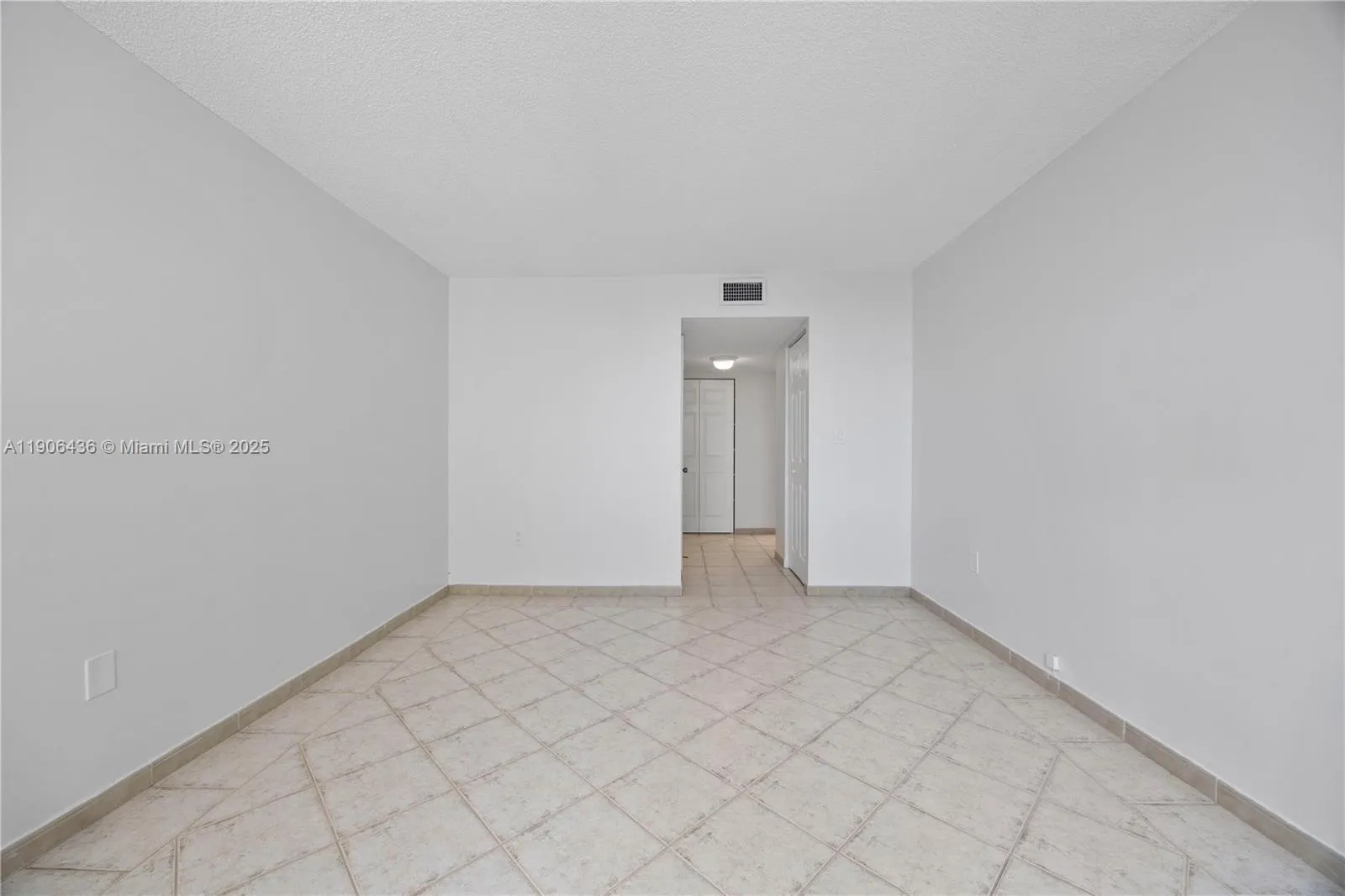 2750 NE 183rd St, #2601