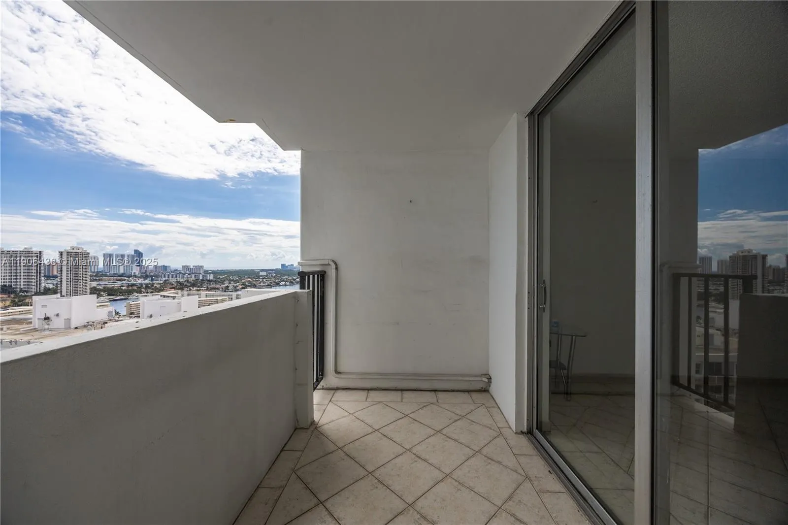 2750 NE 183rd St, #2601