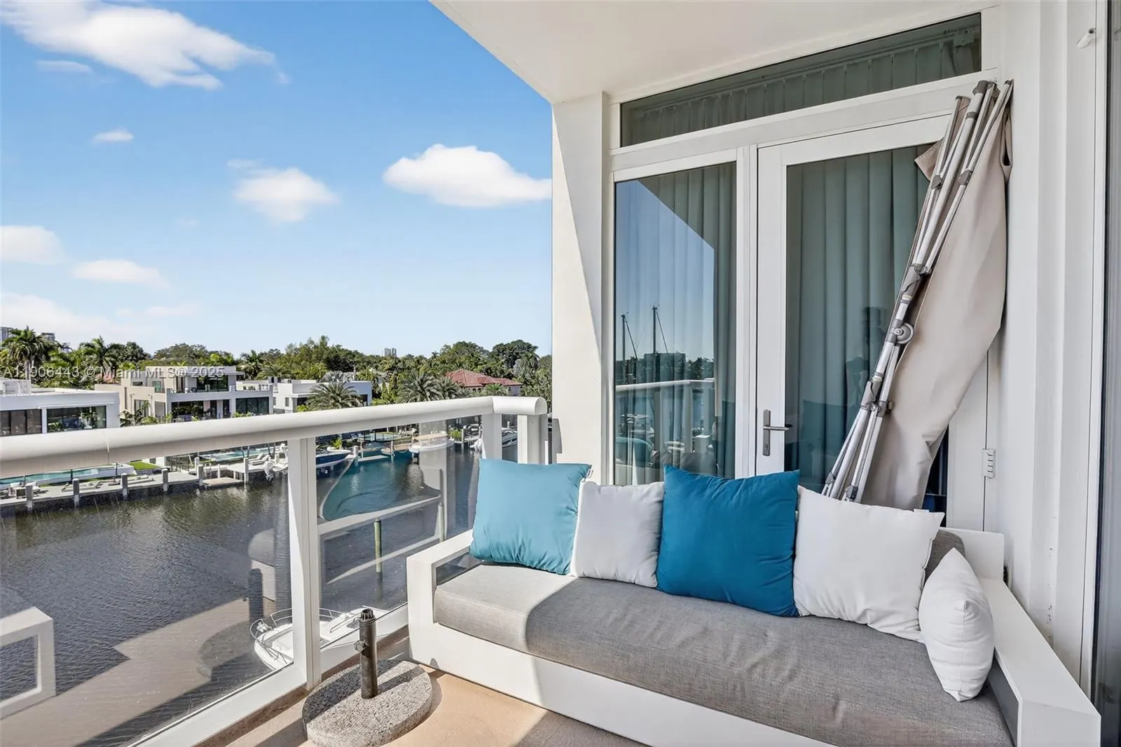 45 Hendricks Isle, #403